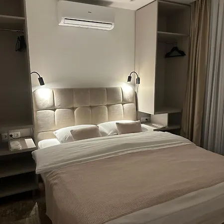 33 * Sarajevo